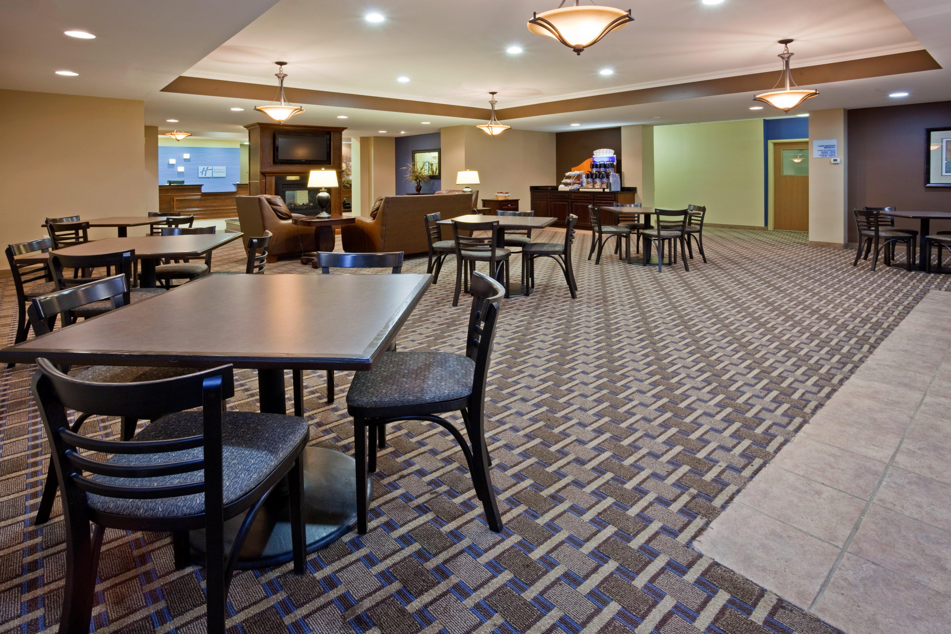 Restaurant Holiday Inn Express Devils Lake by IHG