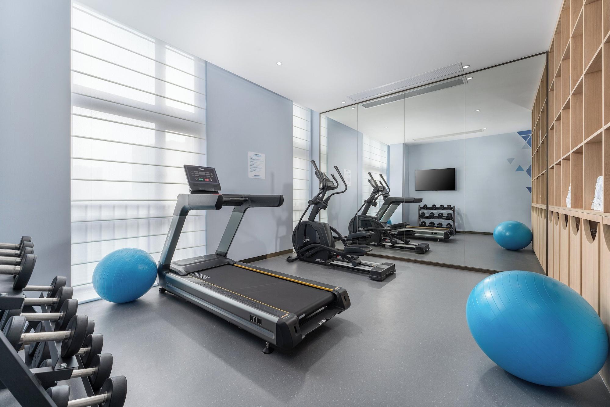 Gimnasio Holiday Inn Express Guangzhou Panyu Dashi by IHG