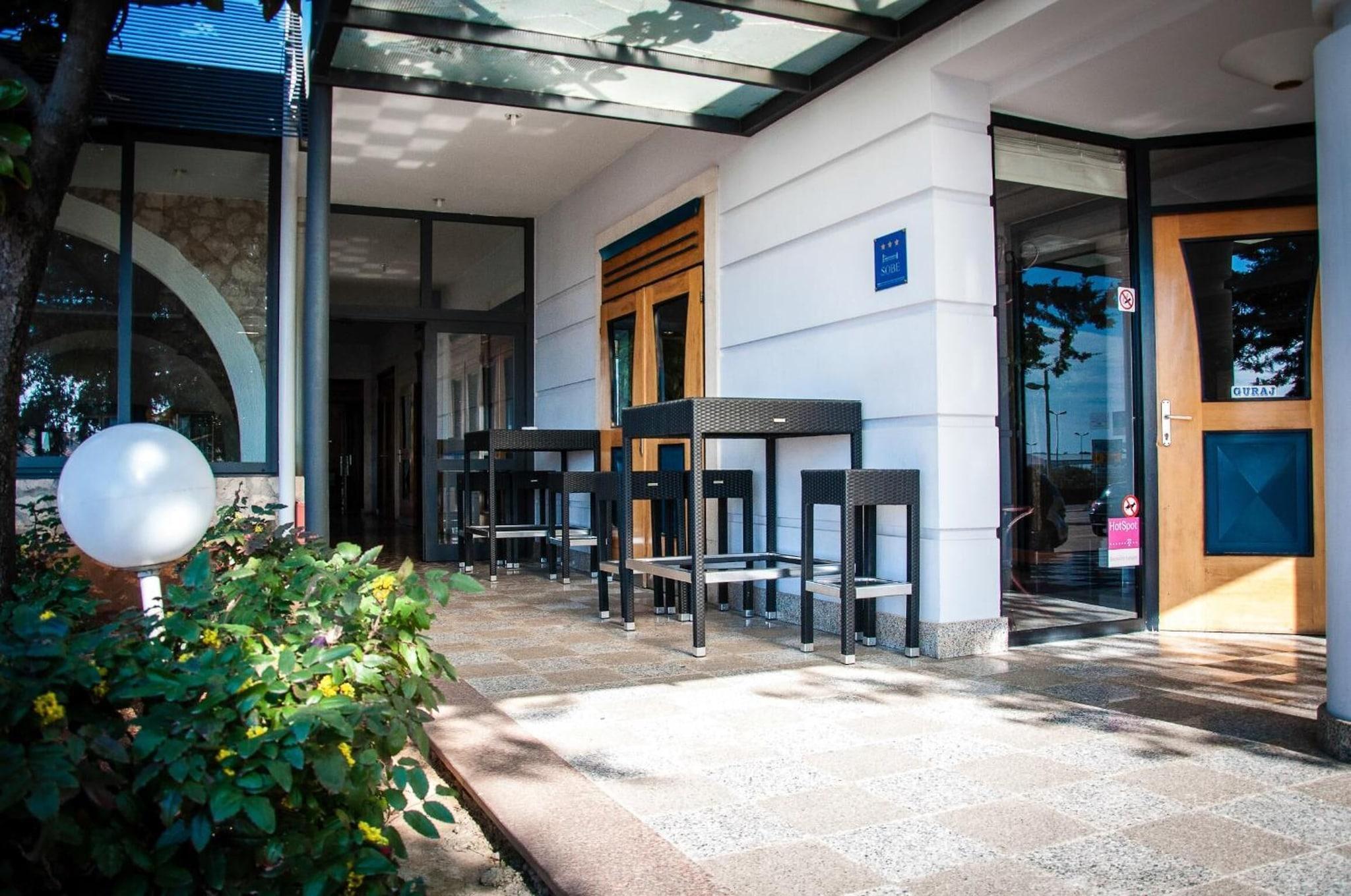 Vista Exterior Guest Accomodation Tamaris