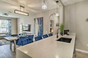Alquiler Vacacional - Vista Cay Resort Condo ~ 5 Mi to Universal!