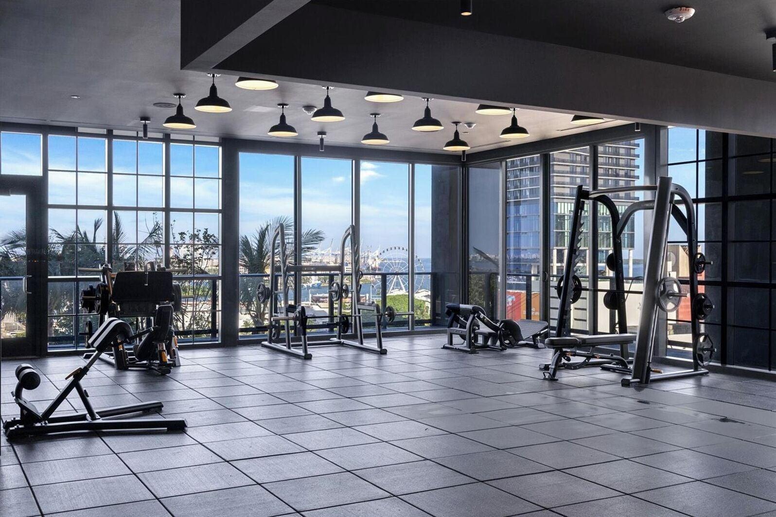 Gimnasio Stay Sol Downtown