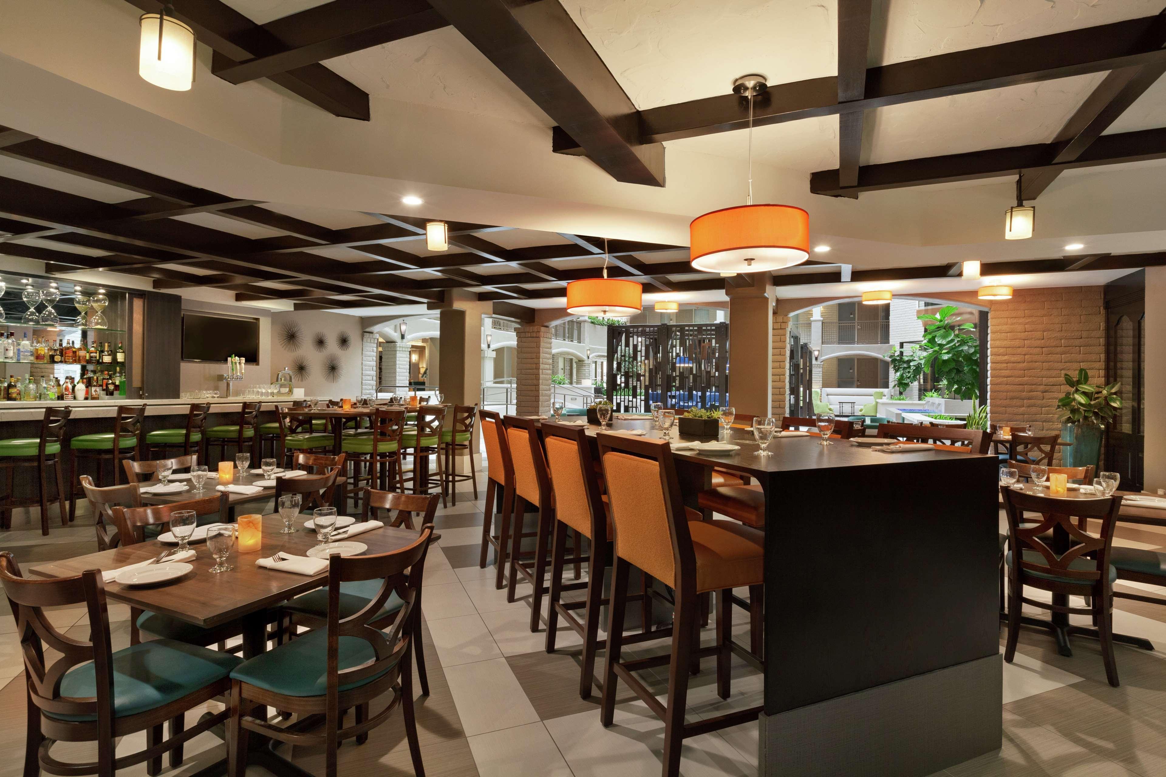 Restaurant Embassy Suites by Hilton Arcadia Pasadena Area