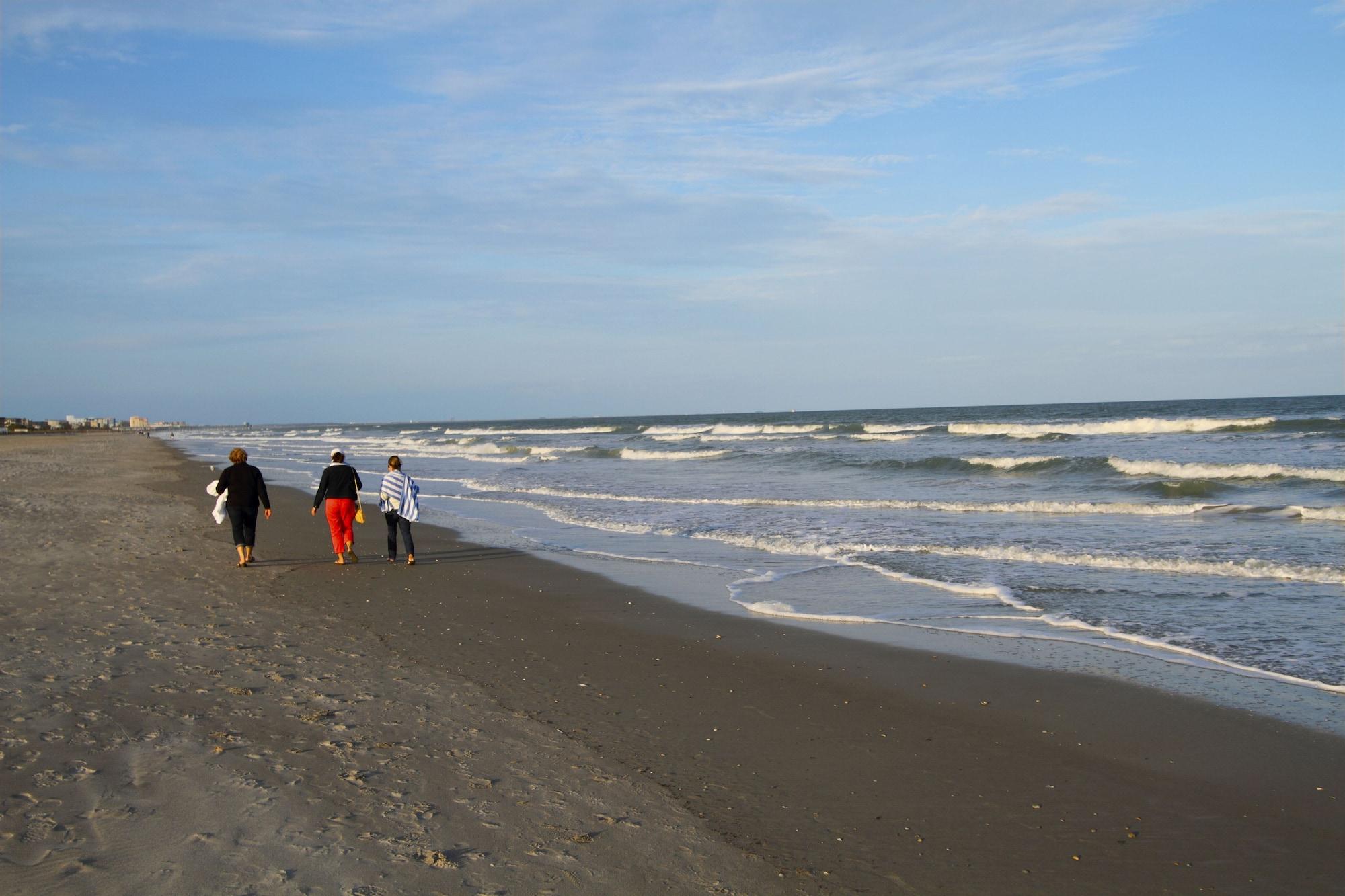 Playa Days Inn by Wyndham Cocoa Beach Port Canaveral