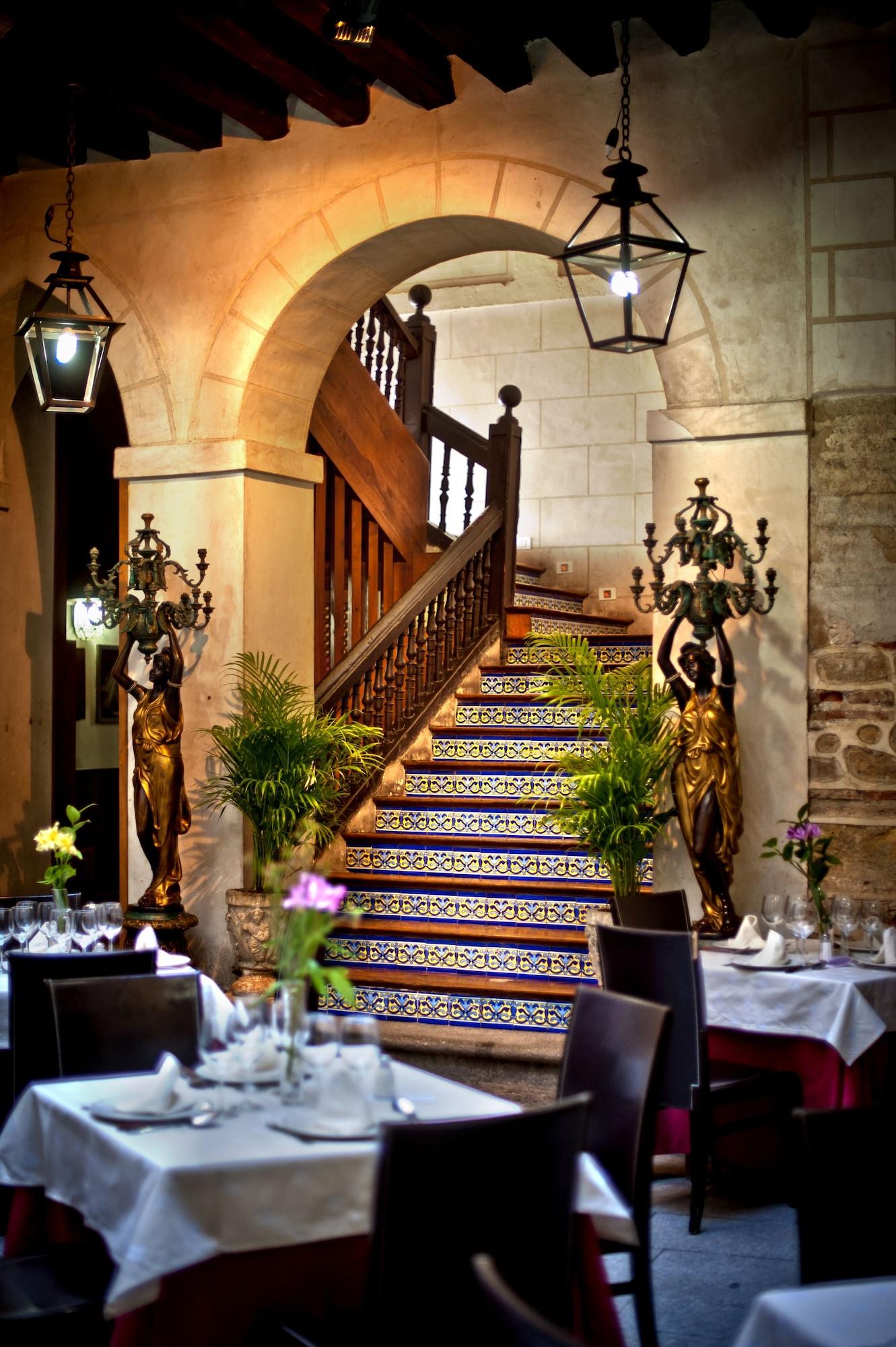 Varios Hotel Condes de Castilla