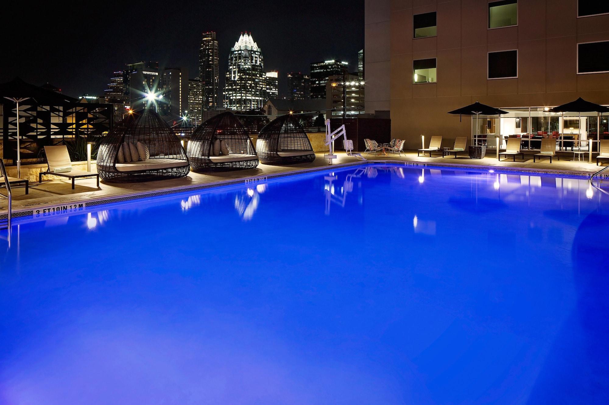 Pool view Holiday Inn Express & Suites Austin Downtown - University