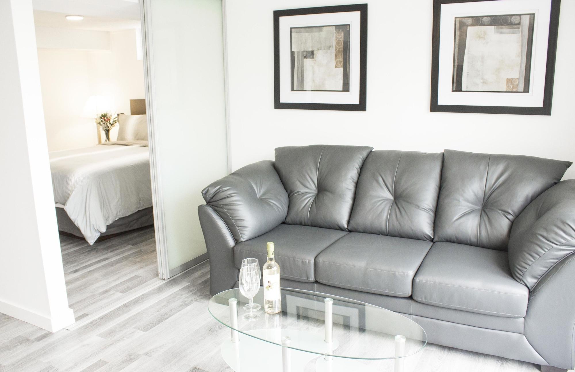 Comodidades del Alojamiento Bowmanville Marina Inn & Suites