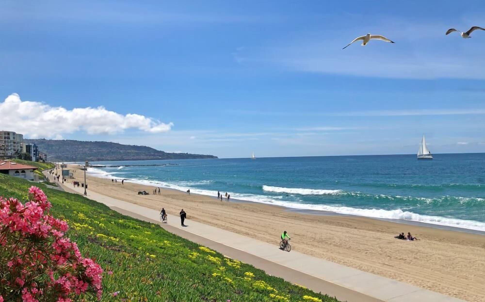 Playa Redondo Inn and Suites