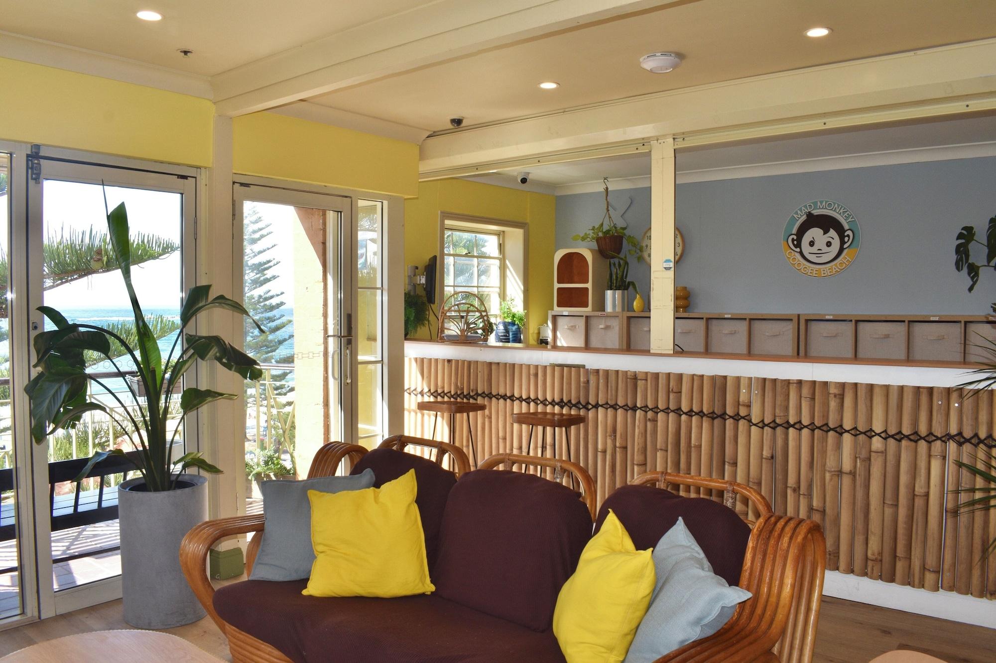 Vista Lobby Mad Monkey Coogee Beach Hostel