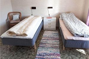 Arriendo temporal - 8 Person Holiday Home in Eidsvag