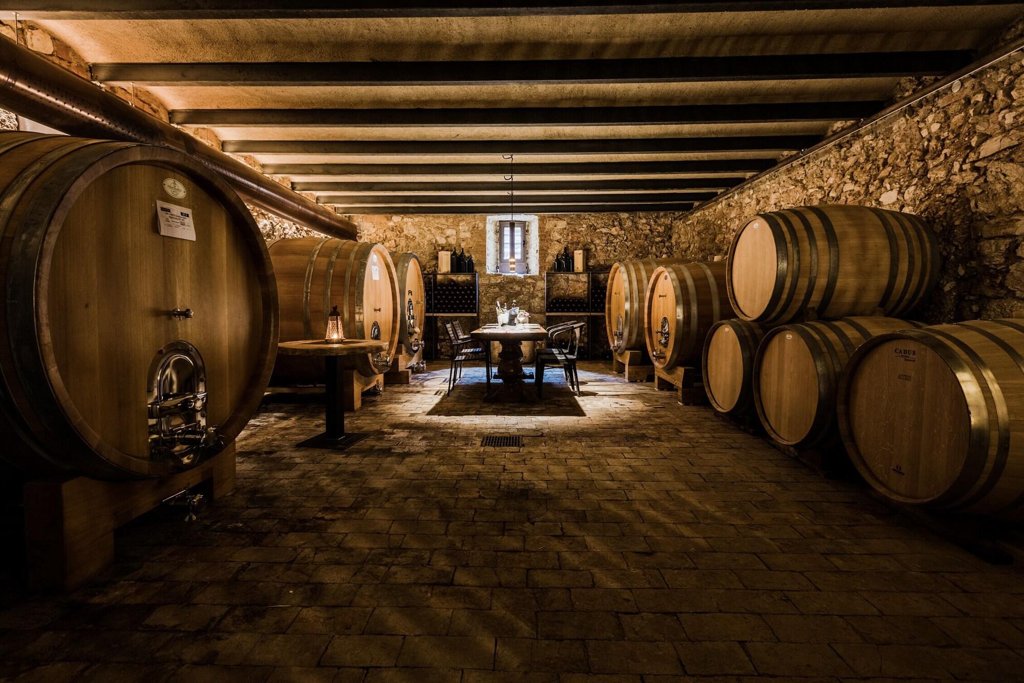 Varios Massimago Wine Relais