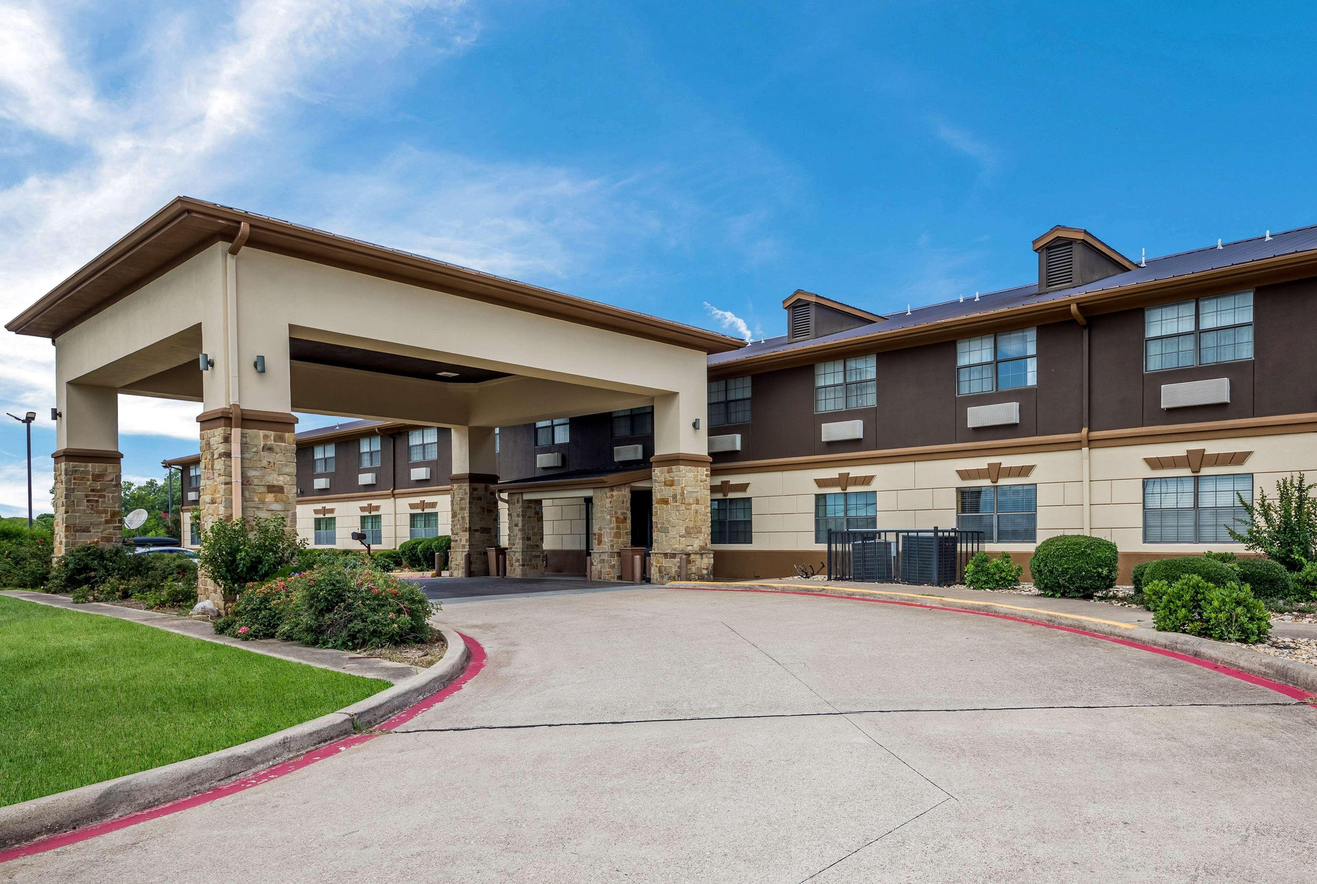 Vista Exterior Best Western Temple Inn & Suites