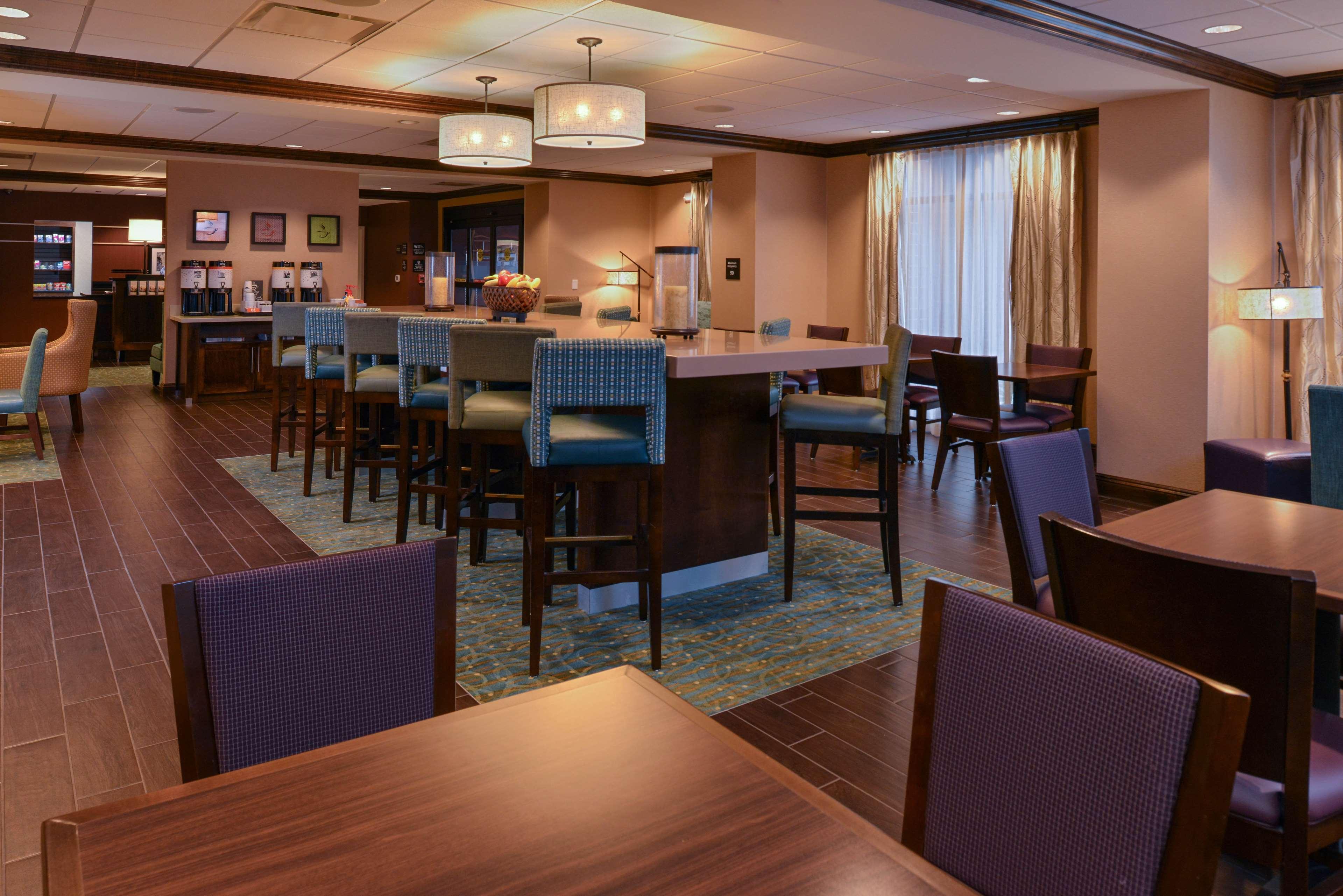 Vista Lobby Hampton Inn Omaha Midtown-Aksarben Area