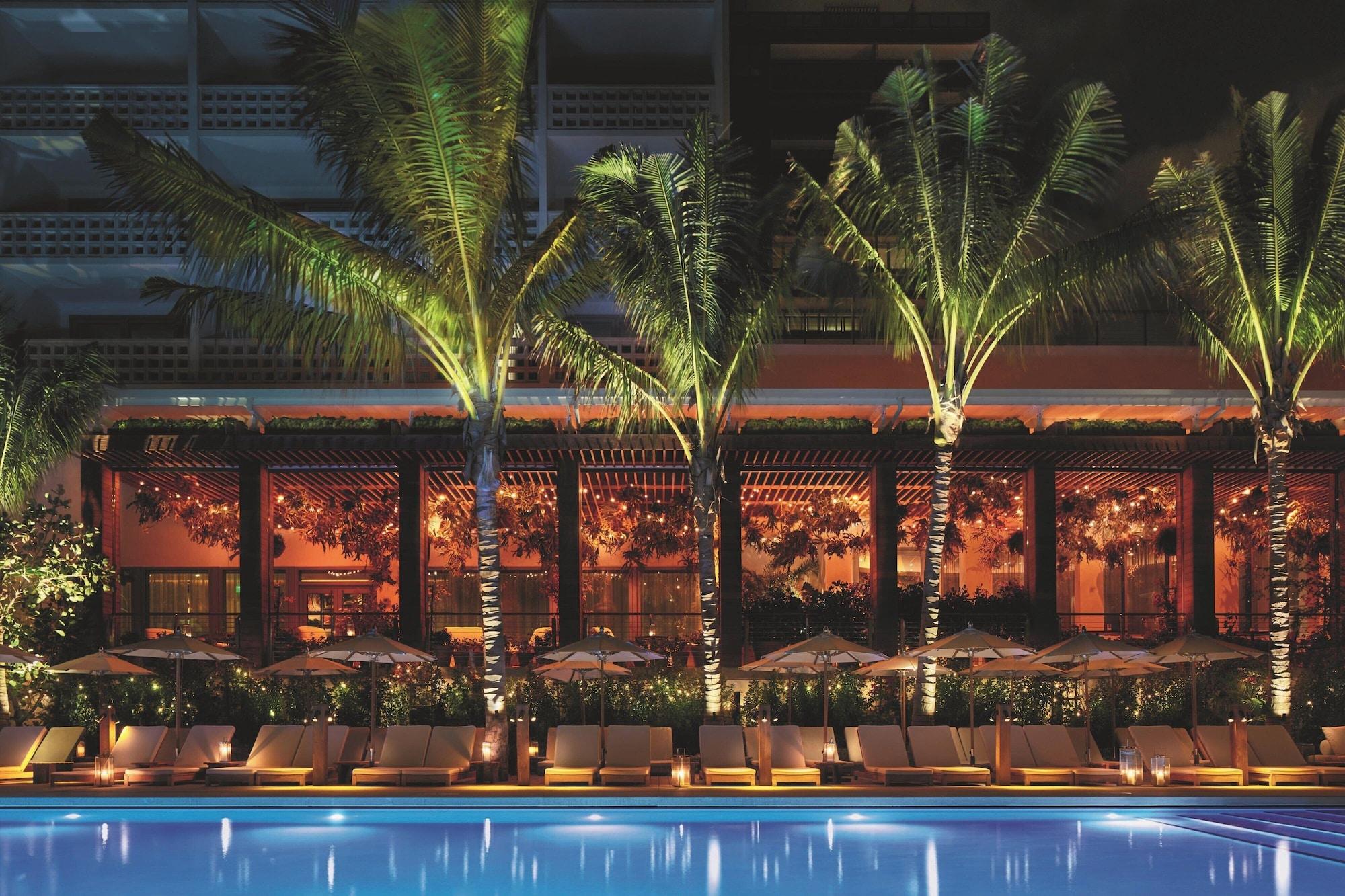 Vista Piscina The Miami Beach EDITION