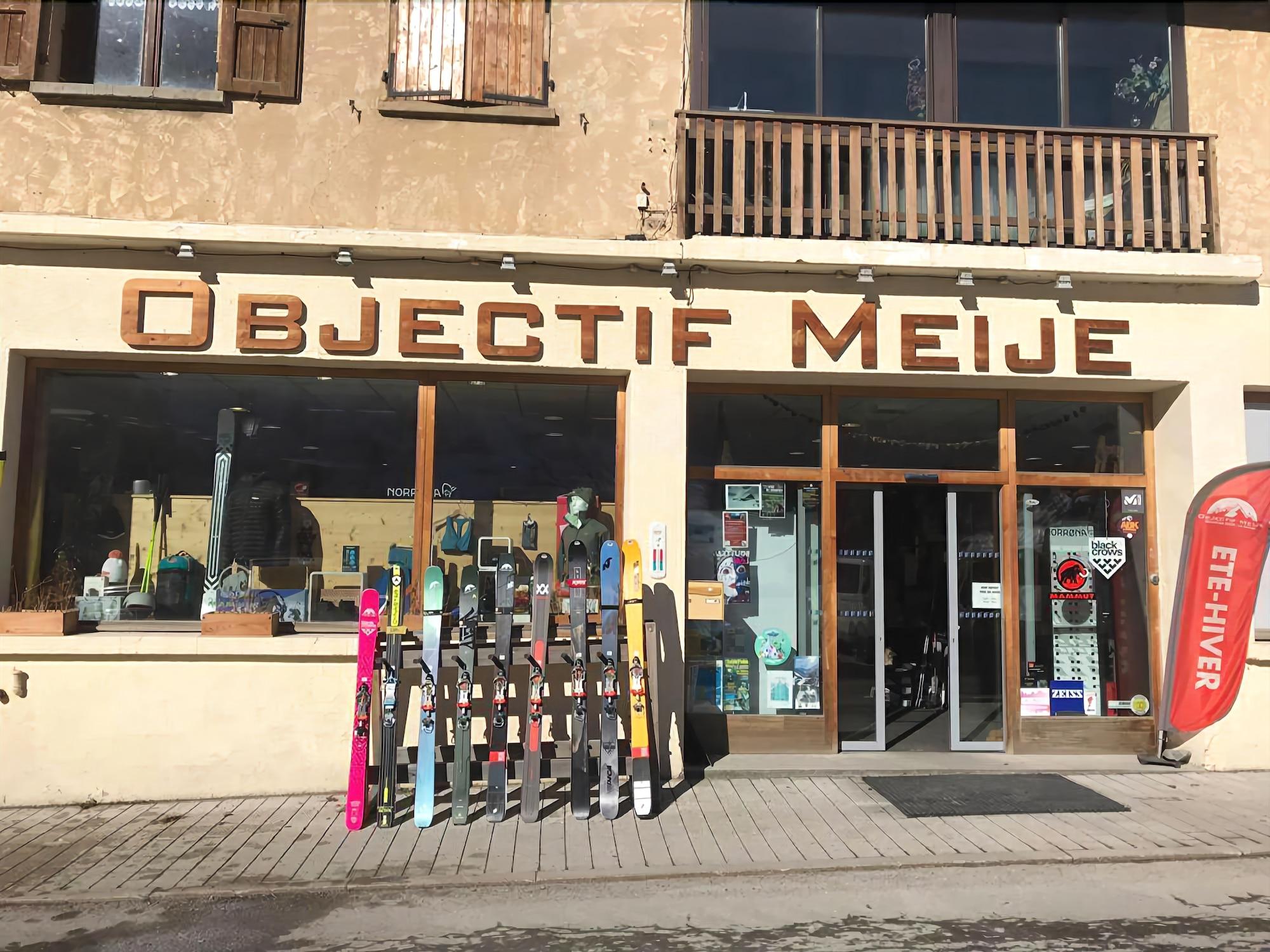 Vista Exterior La Roche Méane