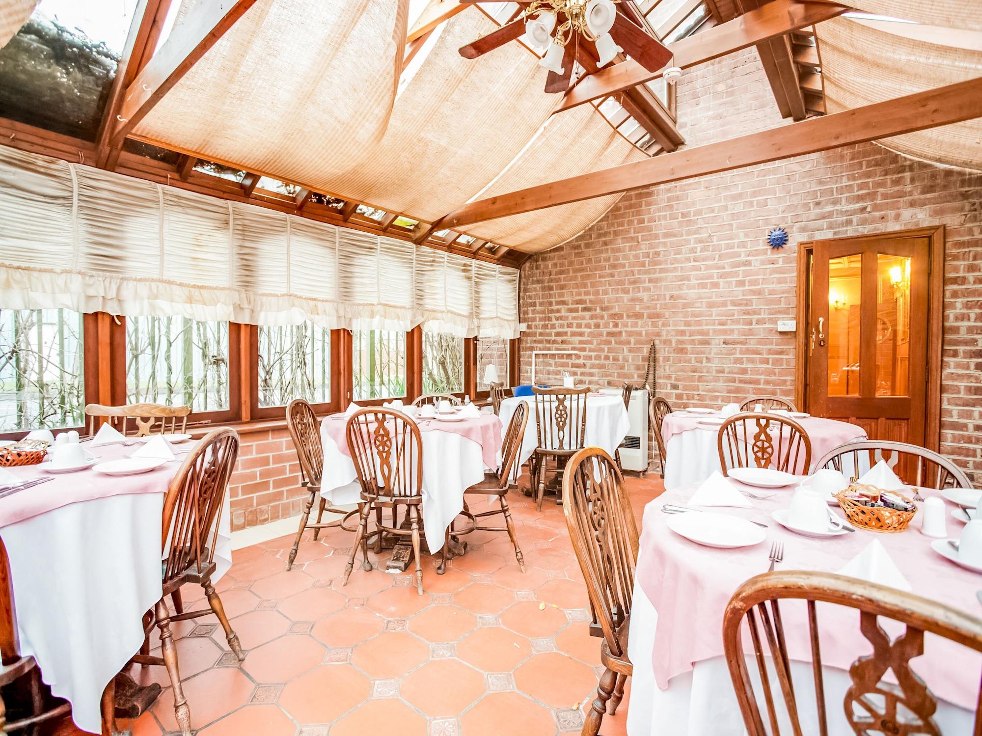 Restaurant OYO The Rowers Hotel, Dunston Gateshead