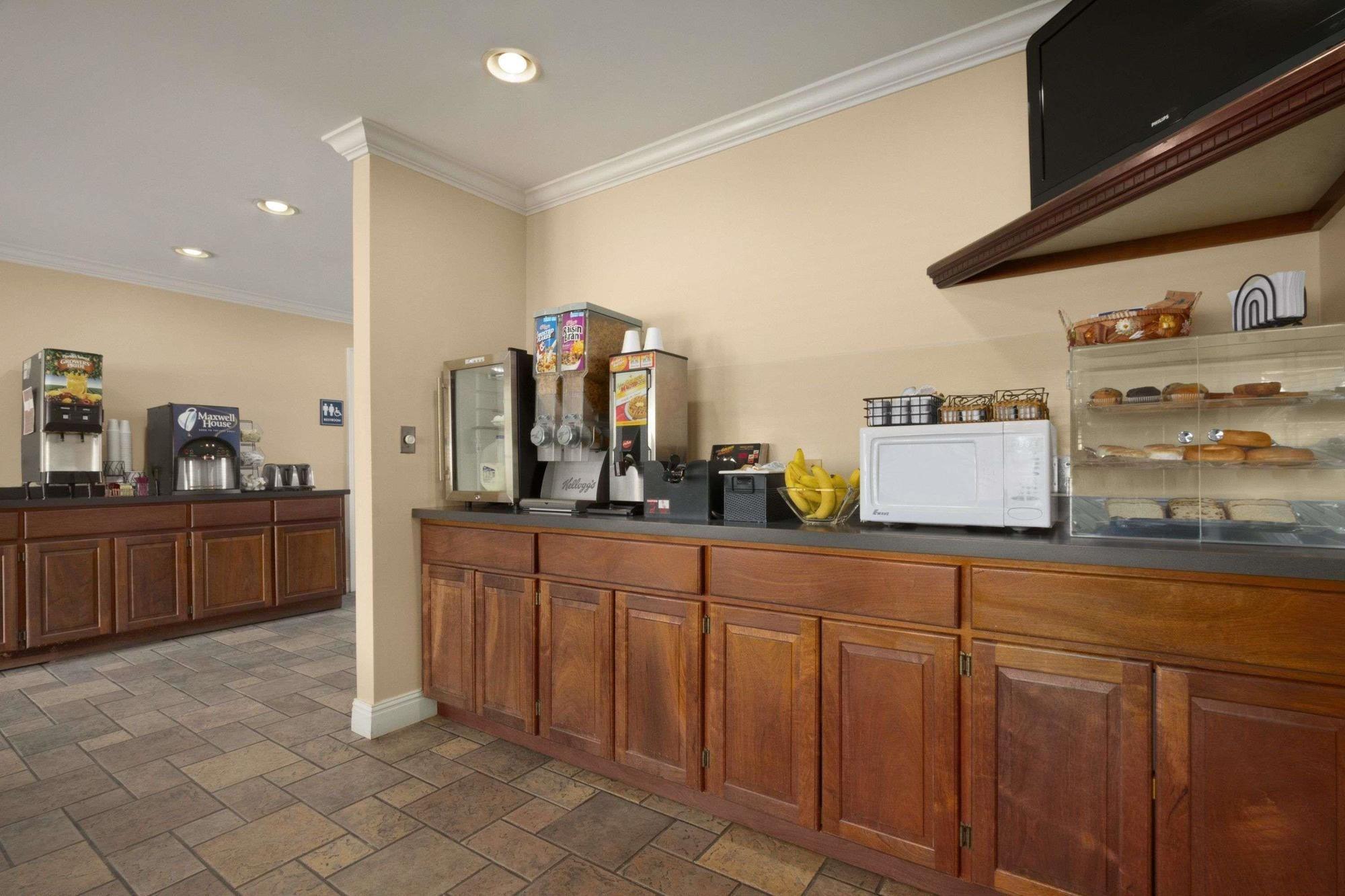 Comodidades del Alojamiento Days Inn by Wyndham Alexander City