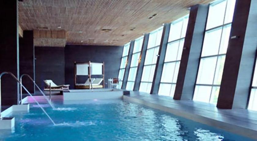 Vista Piscina Hotel Dreams Valdivia