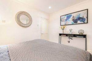 Alquiler Vacacional - The Palace Residence — 3‑Bed by Buckingham