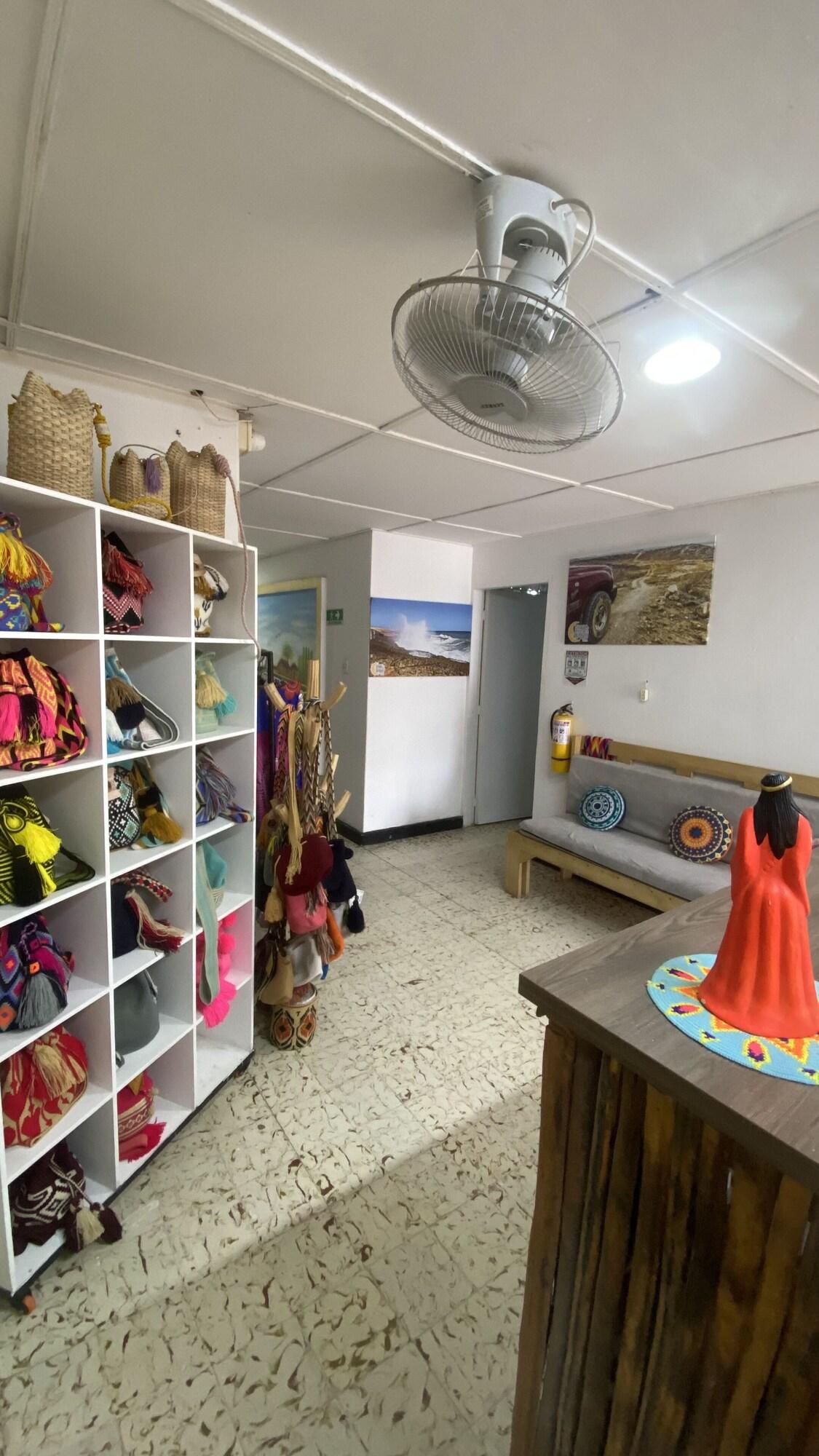 Vista Lobby Hostel Liwa Kashi