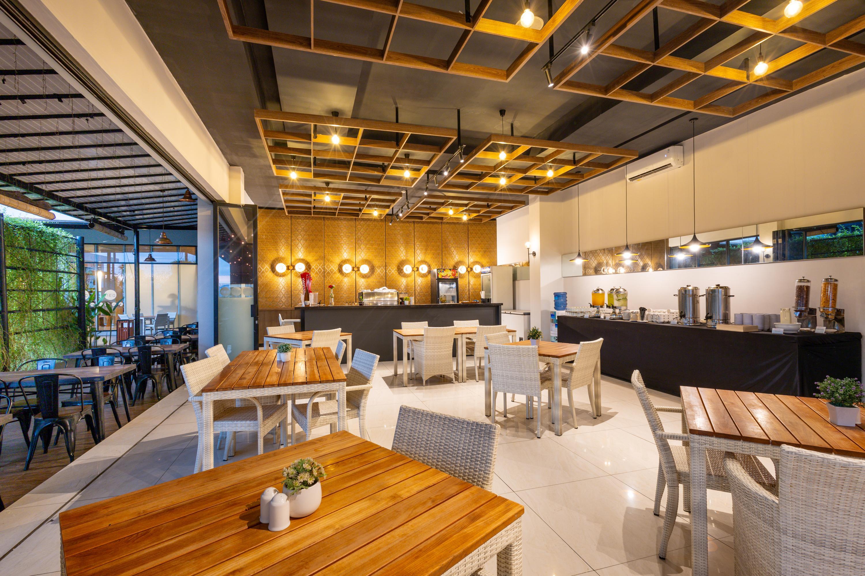 Restaurant Hotel NEO Eltari Kupang by Aston