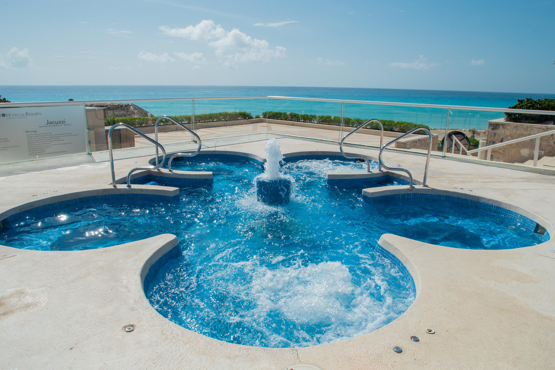 Vista Piscina Wyndham Grand Cancun All-Inclusive Resort & Villas