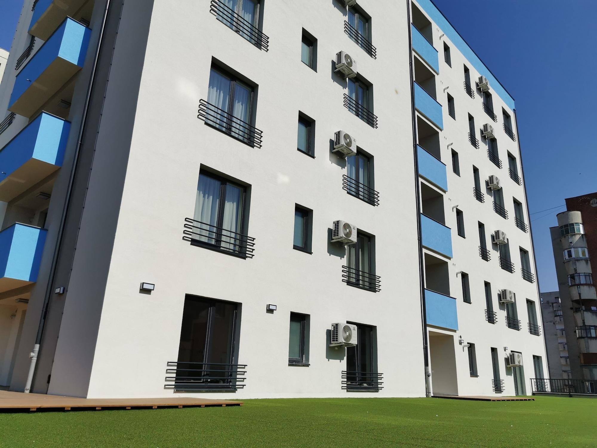 Varios TCI Apartments