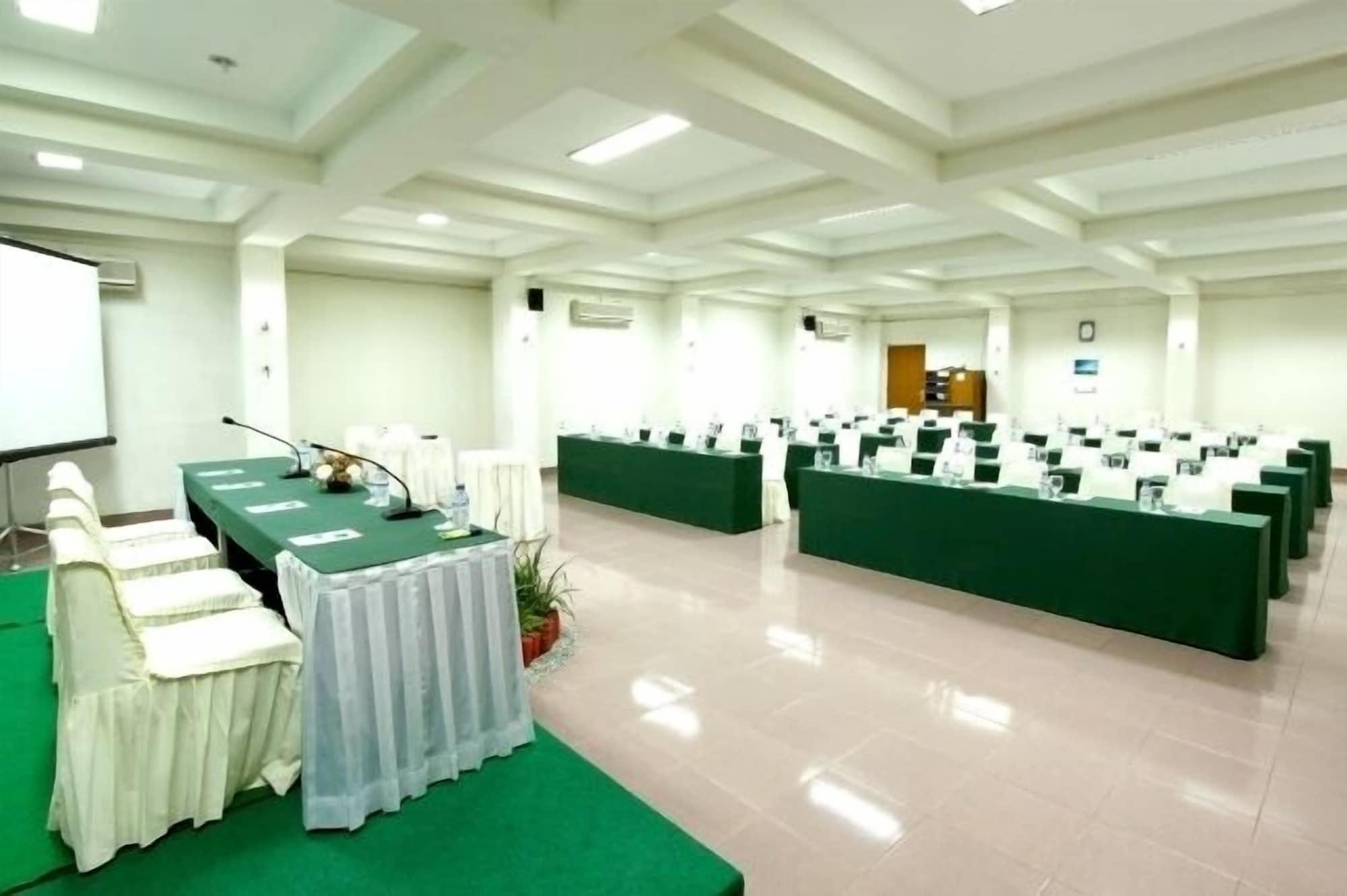 Sala de Reuniones LPP Convention Hotel Yogyakarta