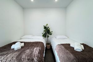 Alquiler Vacacional - ROOFTOP VIEWS OF NYC+FREE Parking+Washer&Dryer