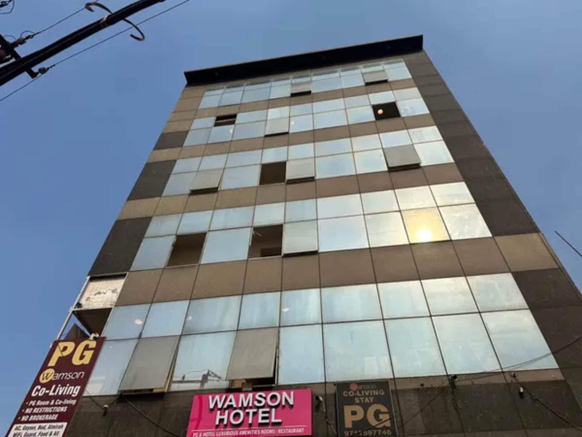 Vista Exterior Fabhotel Wamson