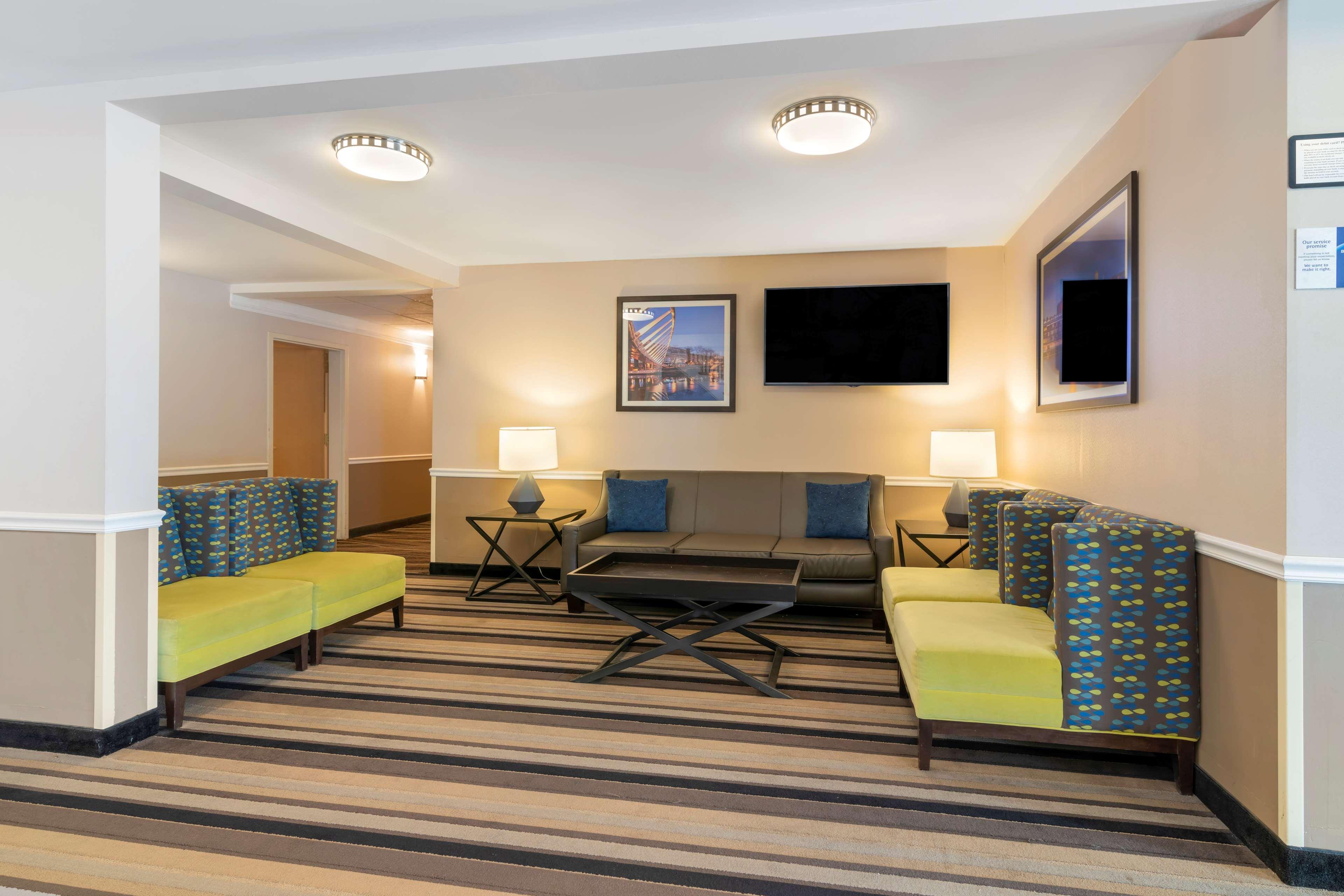 Vista Lobby Best Western Plus Executive Court Inn & Conference Center