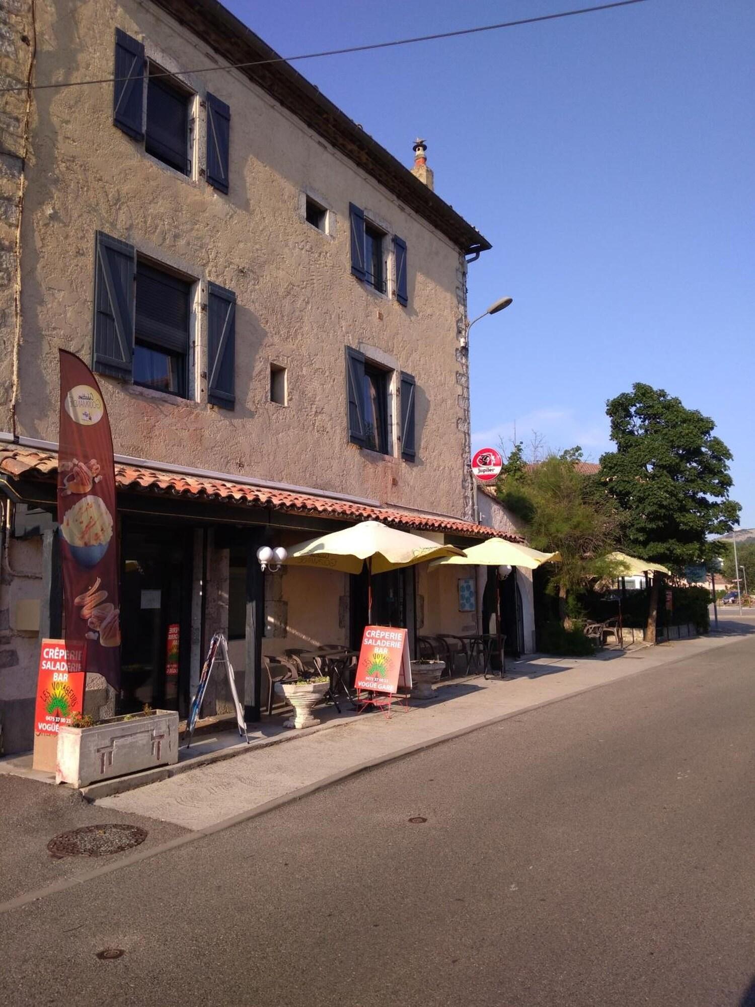 Vista Exterior Hôtel Restaurant LES VOYAGEURS
