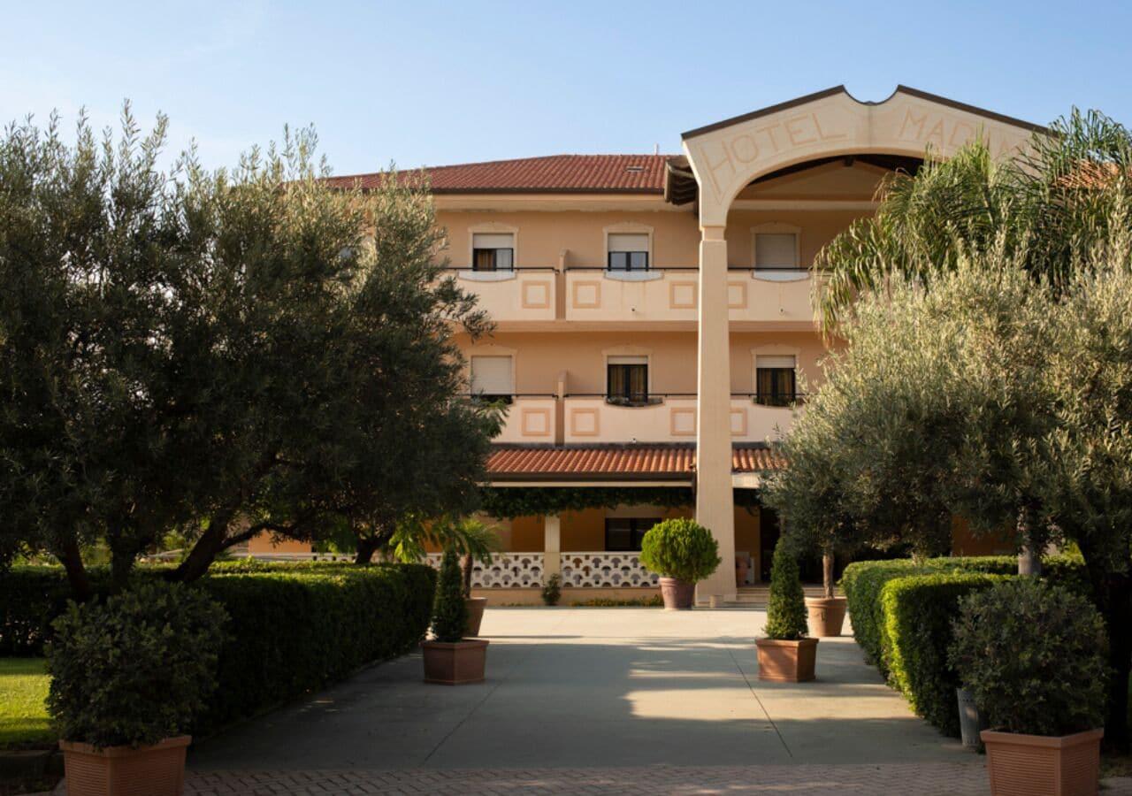 Vista Exterior Madama club village