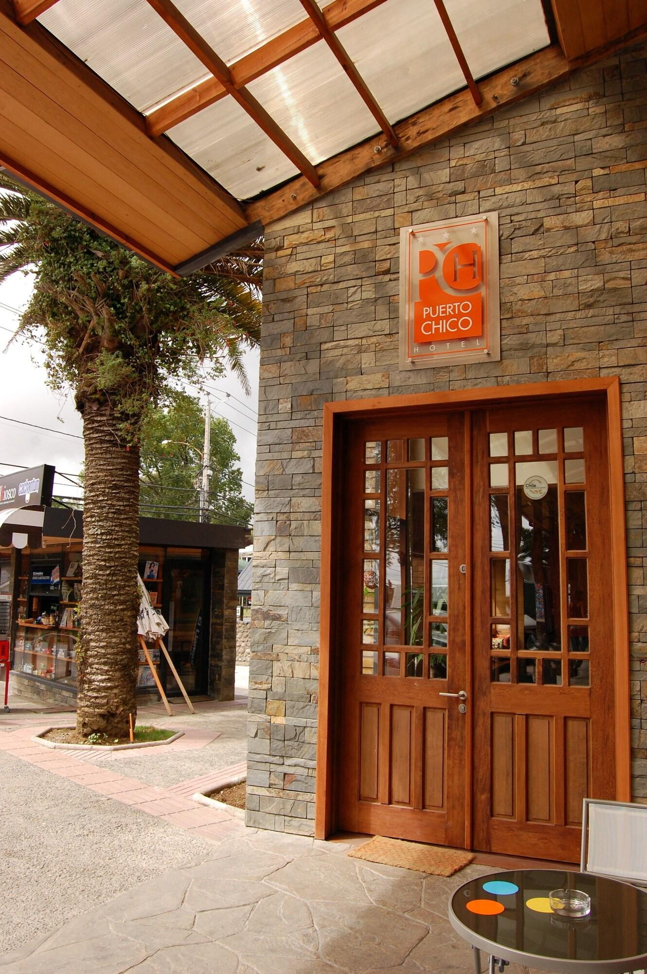 Vista Exterior Puerto Chico Hotel