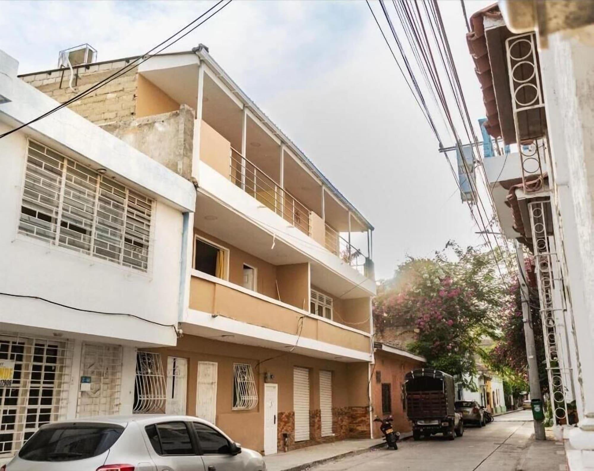 Vista Exterior Hostal la terraza sm