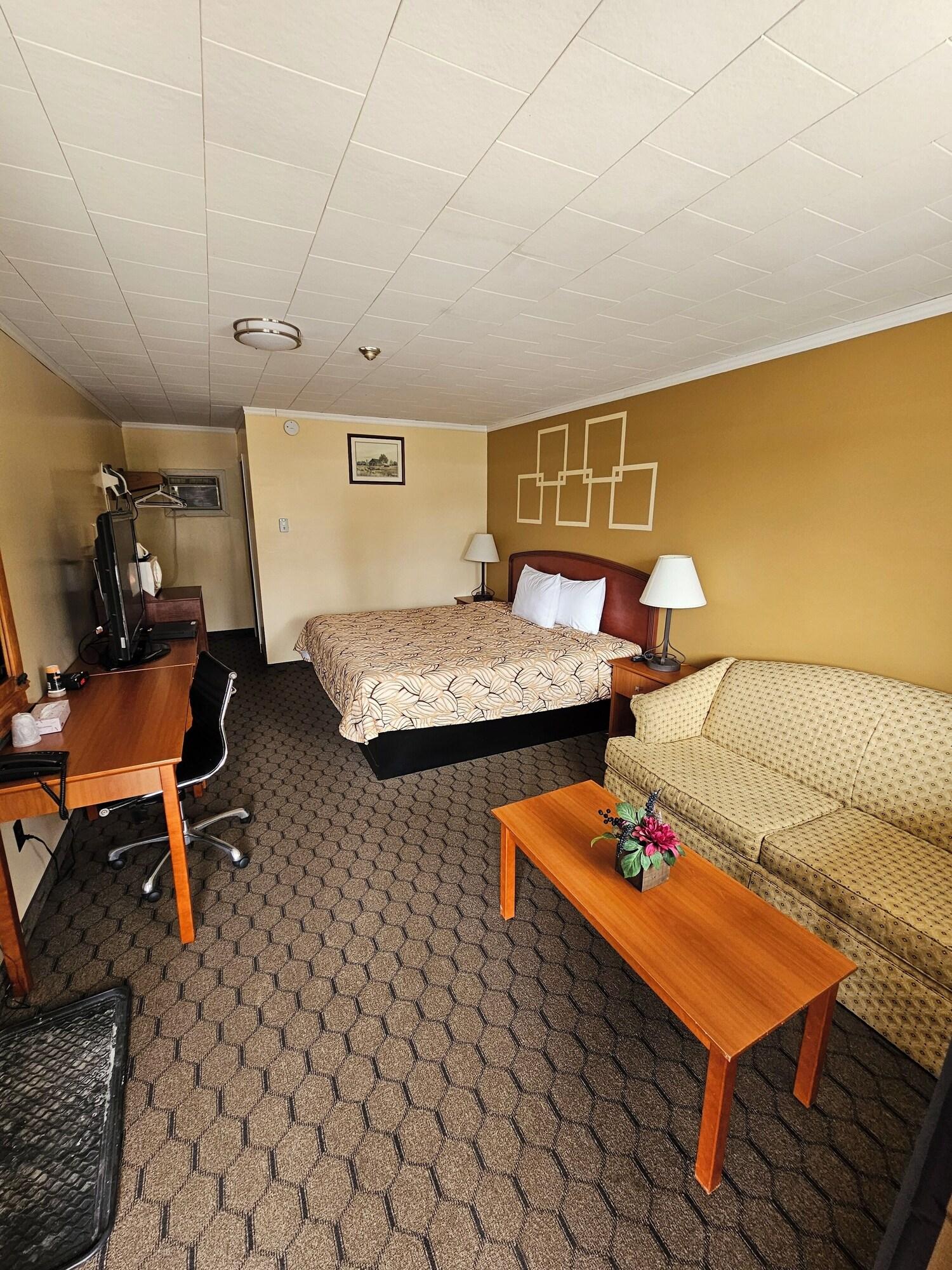 Varios Forest Plaza Motel