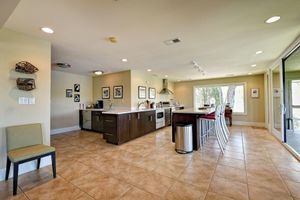 Alquiler Vacacional - Spacious waterfront lake house located 40 mins from downtown Louisville, KY