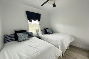 Alquiler Vacacional - North Shore Ocean-Front Cottage With Access to Quiet Beach & Hot Tub