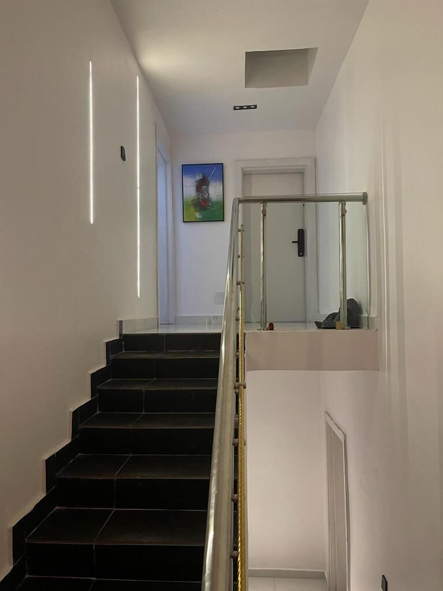 Vista Lobby Austra Luxury Residence