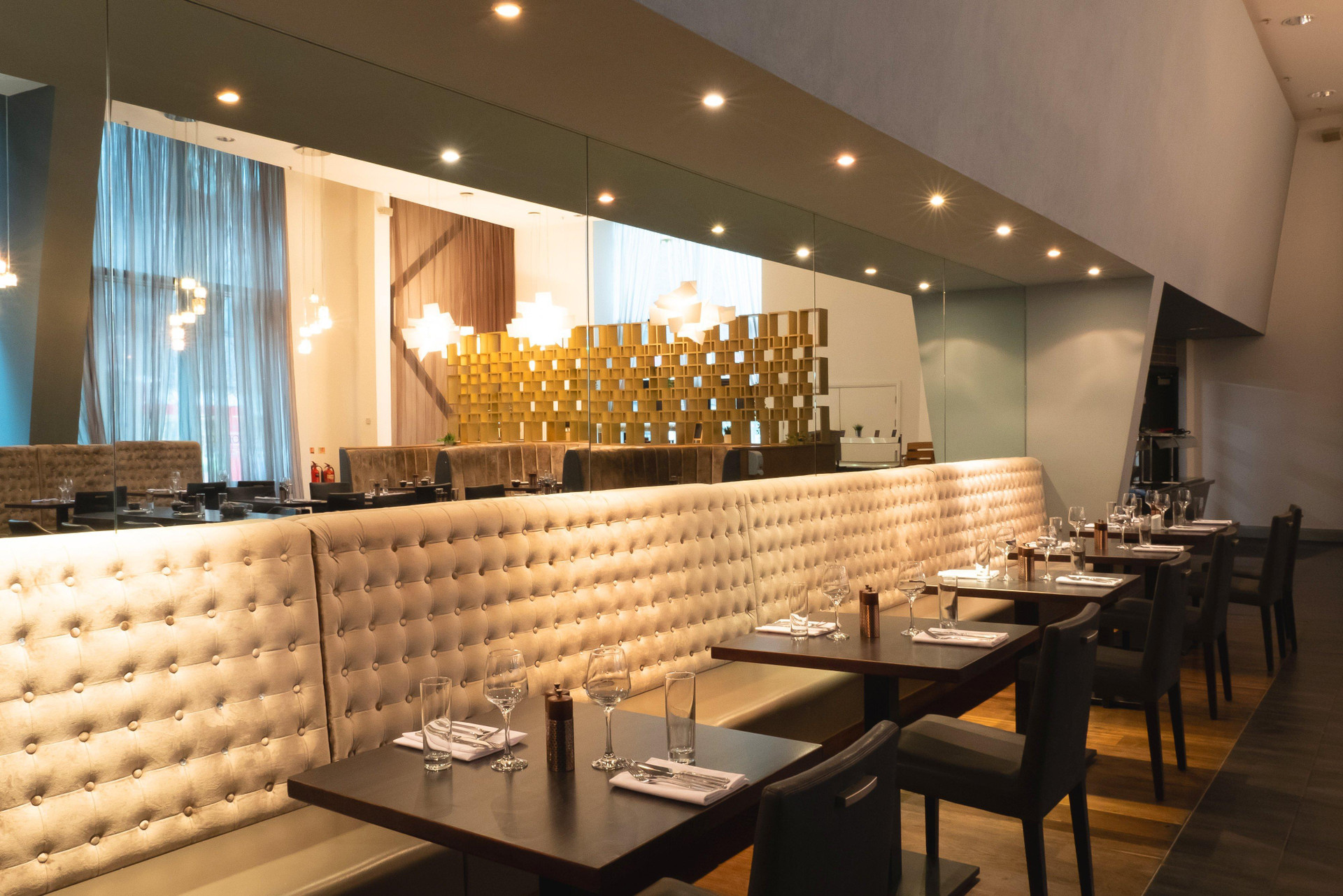 Restaurant Crowne Plaza Hotel Manchester City Centre by IHG