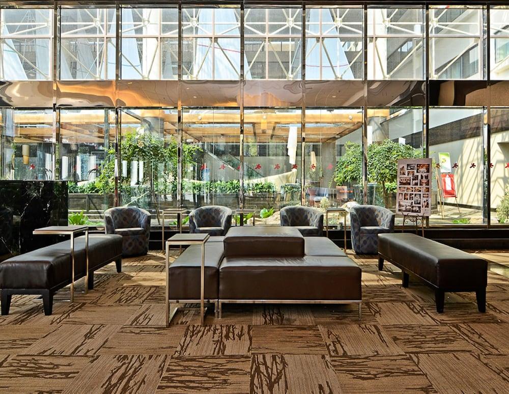 Vista Lobby Adam's Mark Buffalo