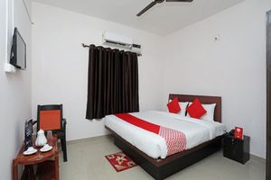 Alojamiento - OYO 13527 Usha Residdency
