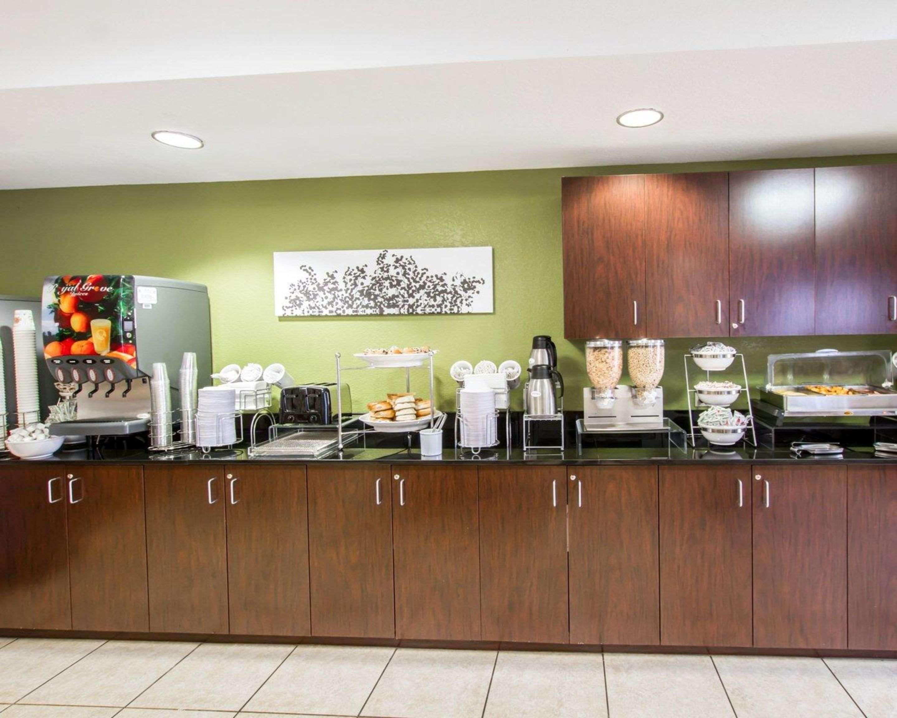 Restaurant Sleep Inn North Scottsdale near Mayo Clinic