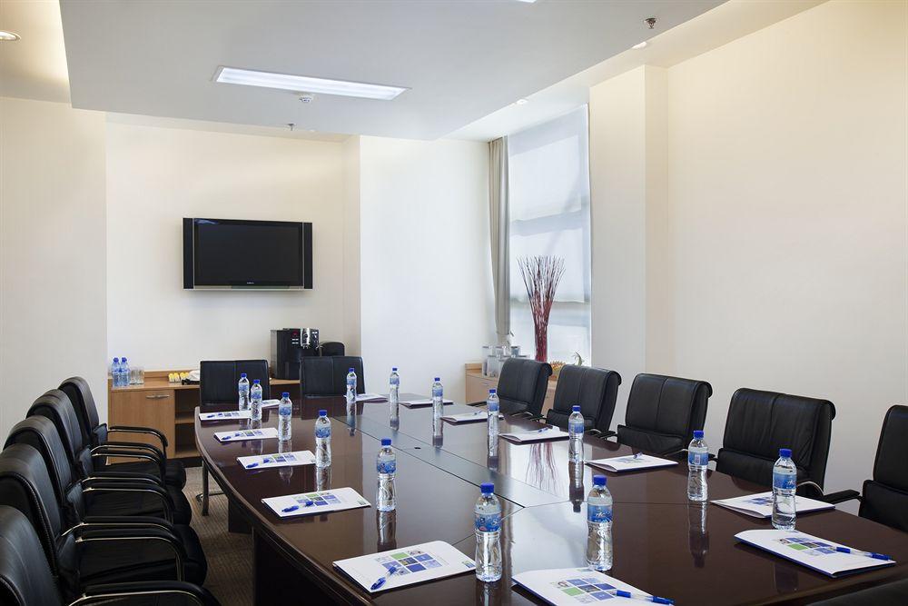Sala de Reuniones Holiday Inn Exp Wujiaochang
