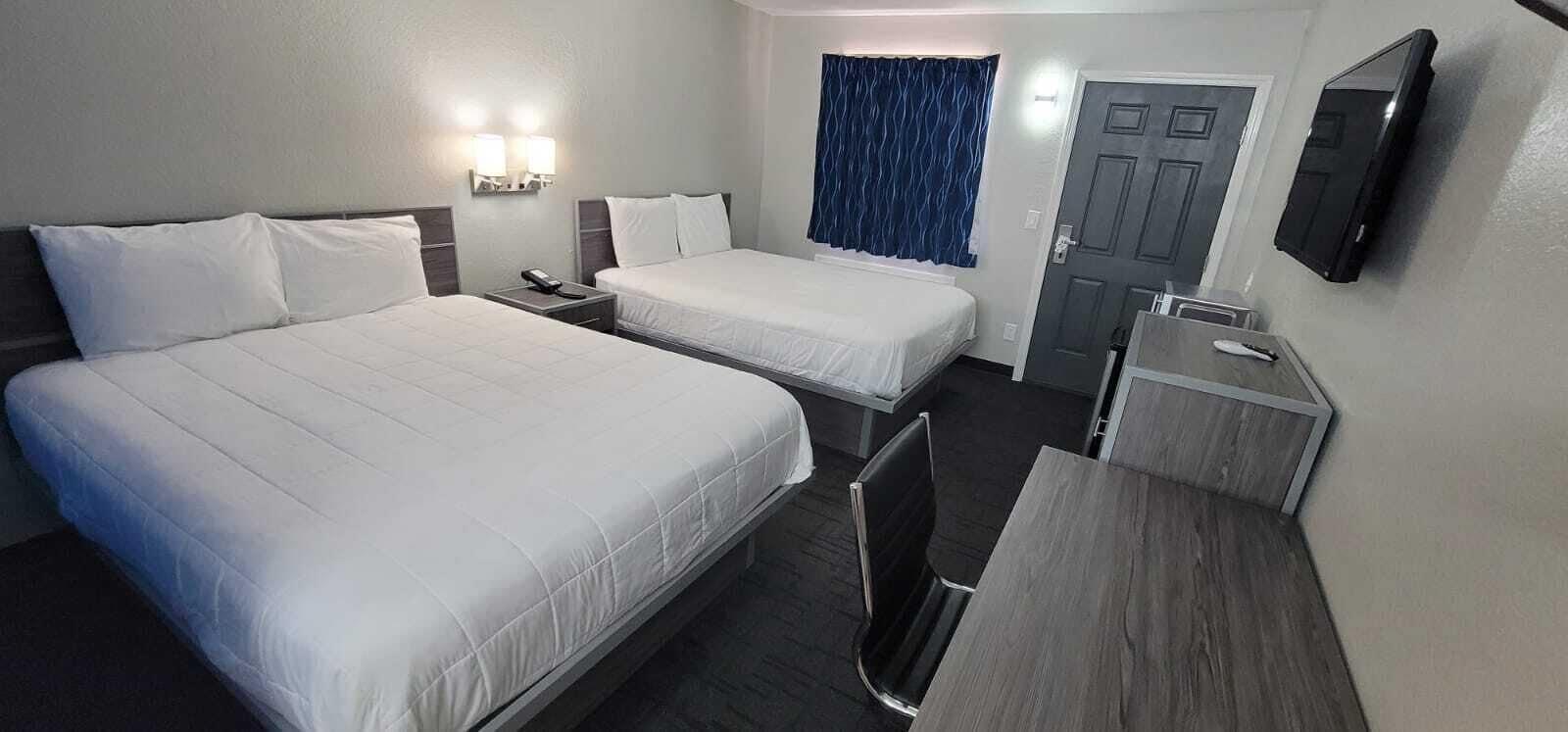Varios Green Country Inn