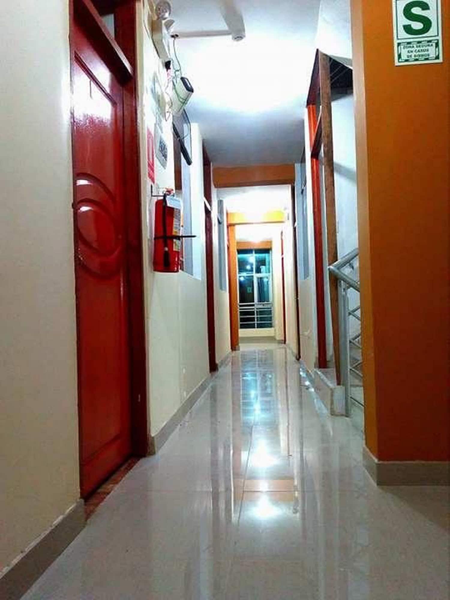 Varios Hospedaje Central Piura