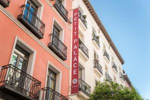 Alojamiento - Petit Palace Tres Cruces
