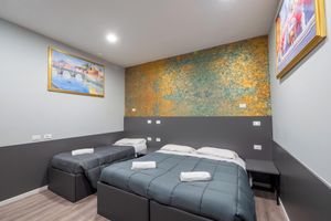 Alojamiento - Alessandro Palace & Bar - Hostel
