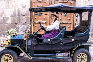 Actividad - Recorrido Histórico en Carrozas y Vehículos Antiguo