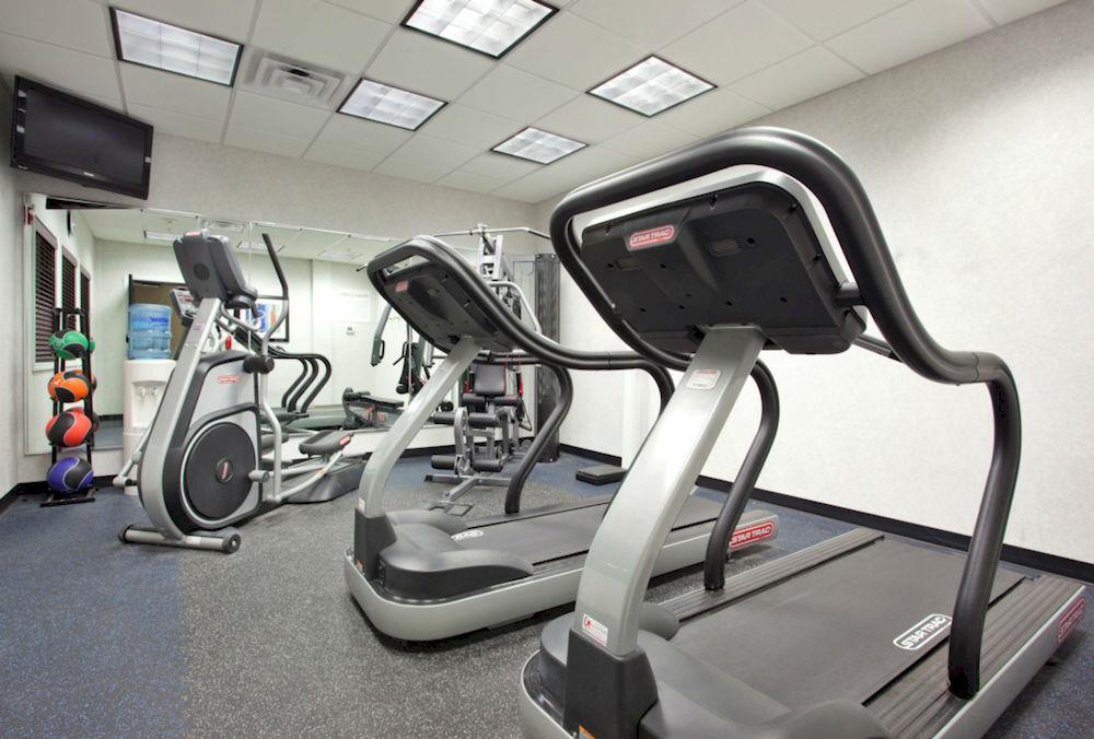Gimnasio Holiday Inn Express Hotel & Suites New Philadelphia by IHG
