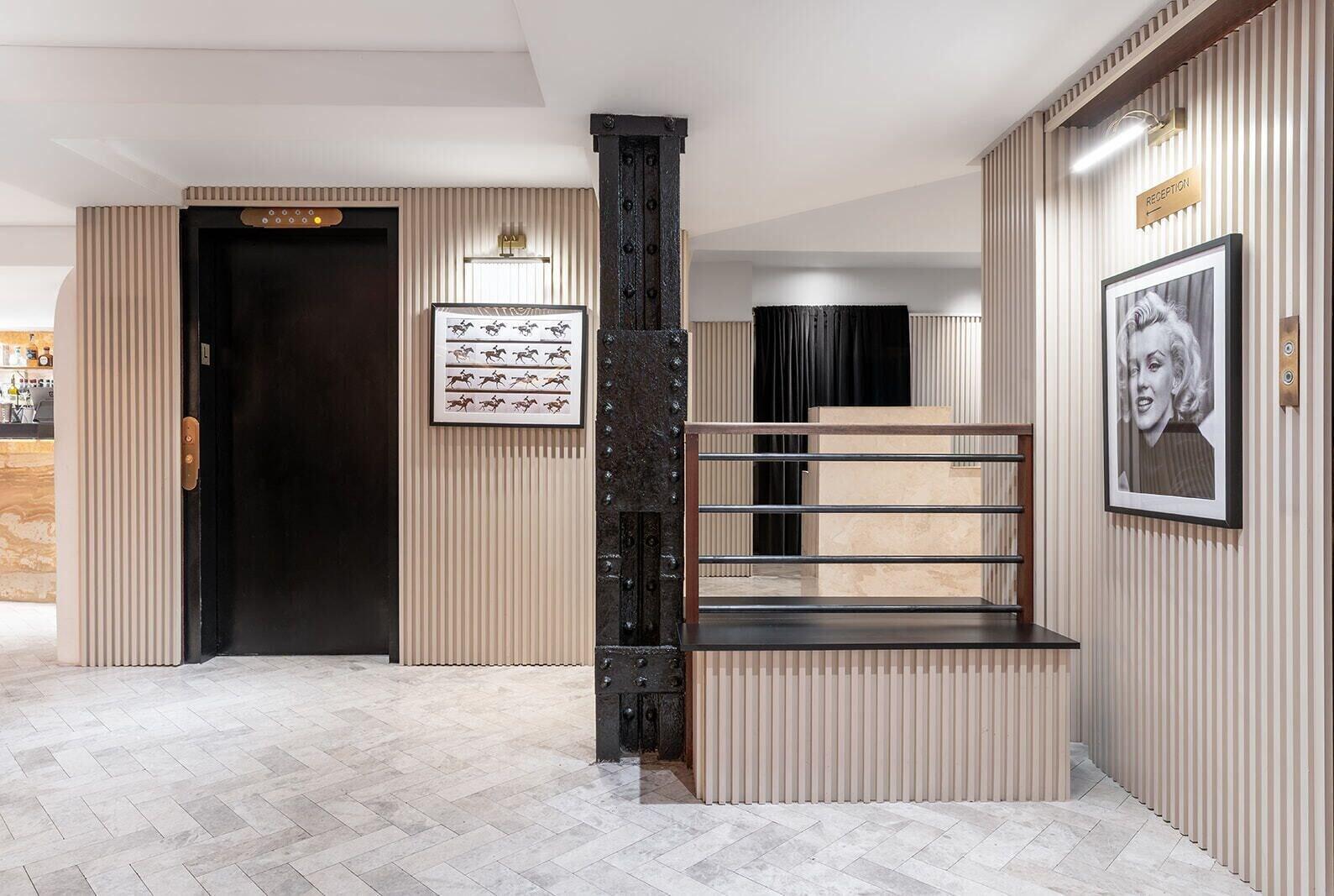 Vista Lobby Life Hotel New York